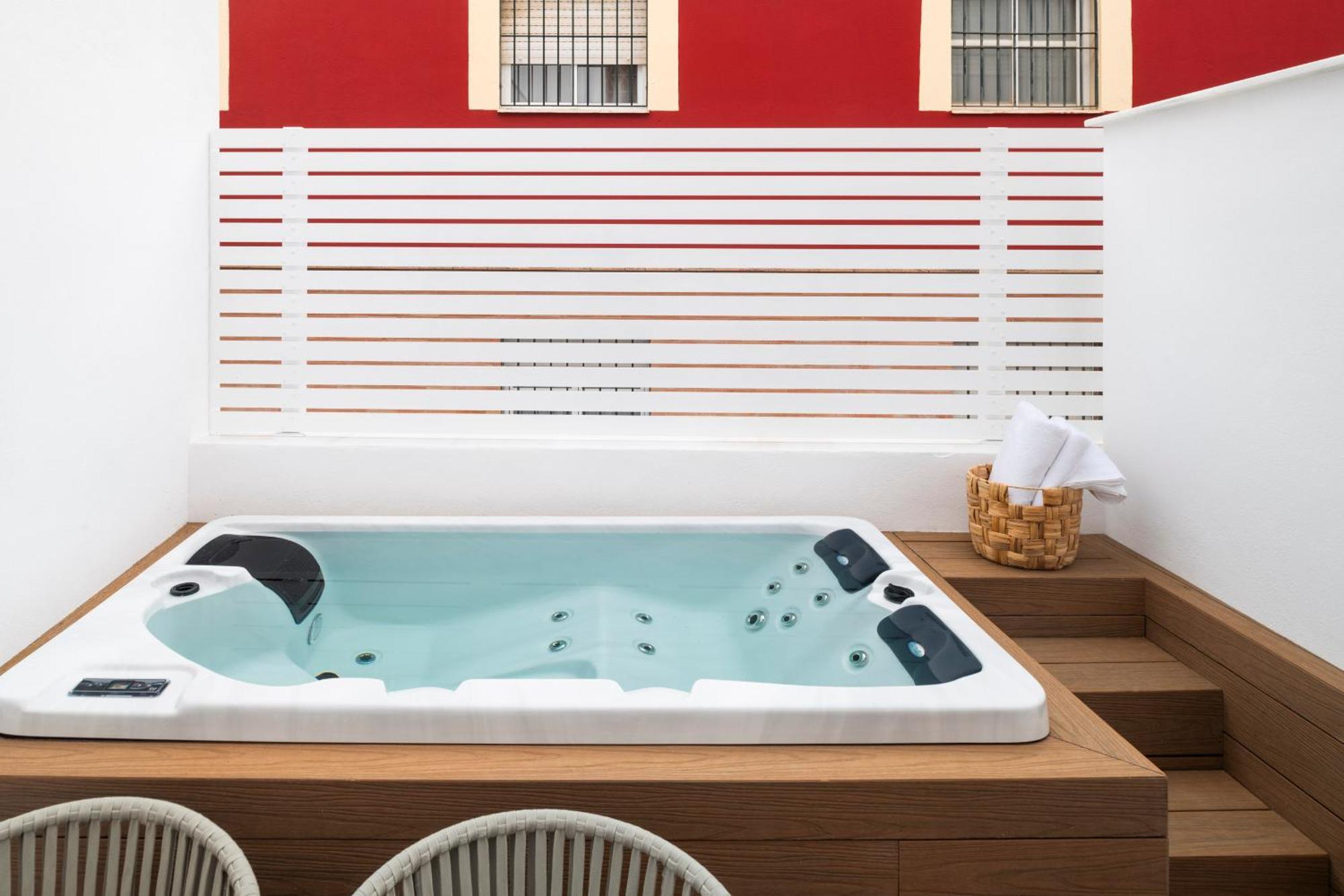 Magno Apartments Santa Clara - Private Terraces With Jacuzzi Sevilla Kültér fotó
